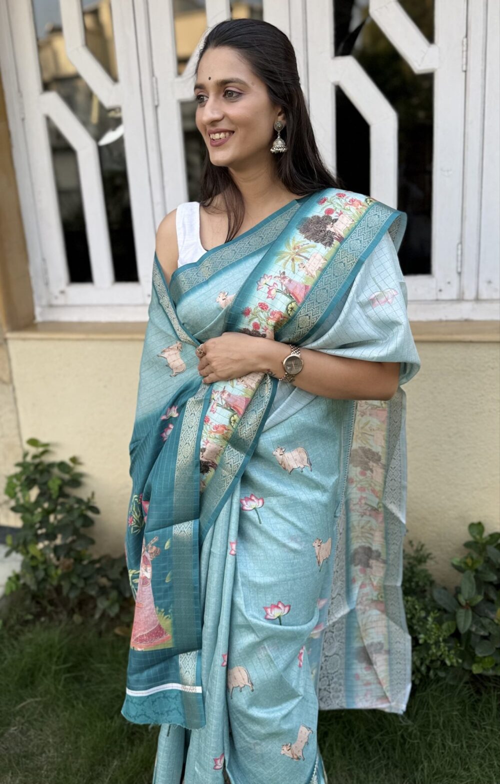 *Super flower design*
*Super fancy flower* *combination saree* - Image 3