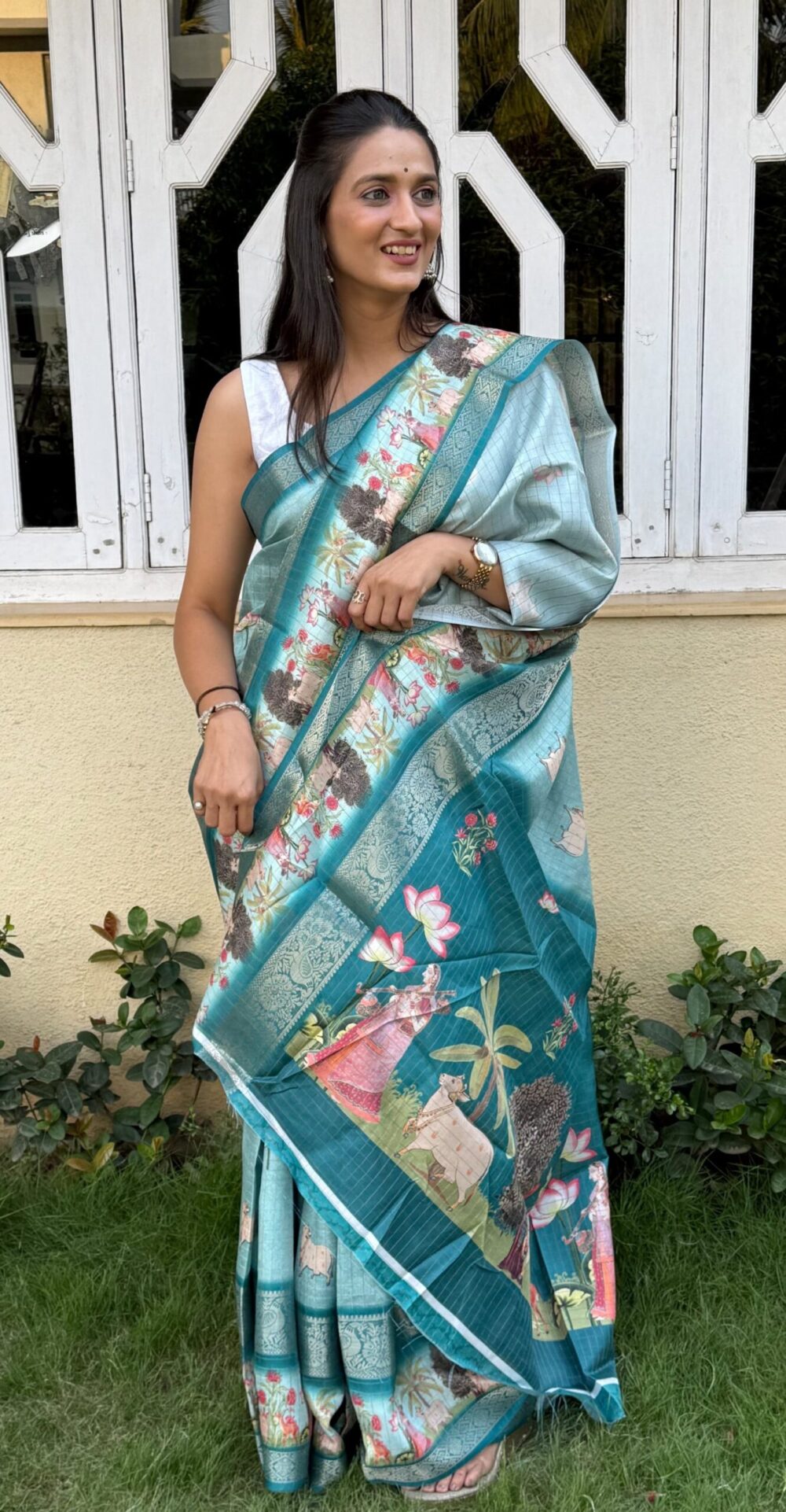*Super flower design*
*Super fancy flower* *combination saree*
