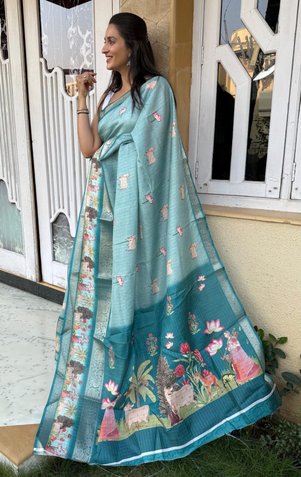 *Super flower design*
*Super fancy flower* *combination saree* - Image 8